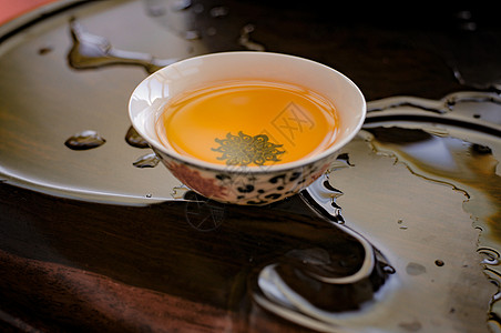 茶疗养生：传统茶饮的保健功效详解
