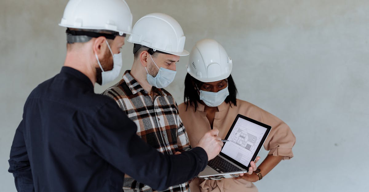 如何推动游戏公司增加对技术支持的防御力和打击措施？