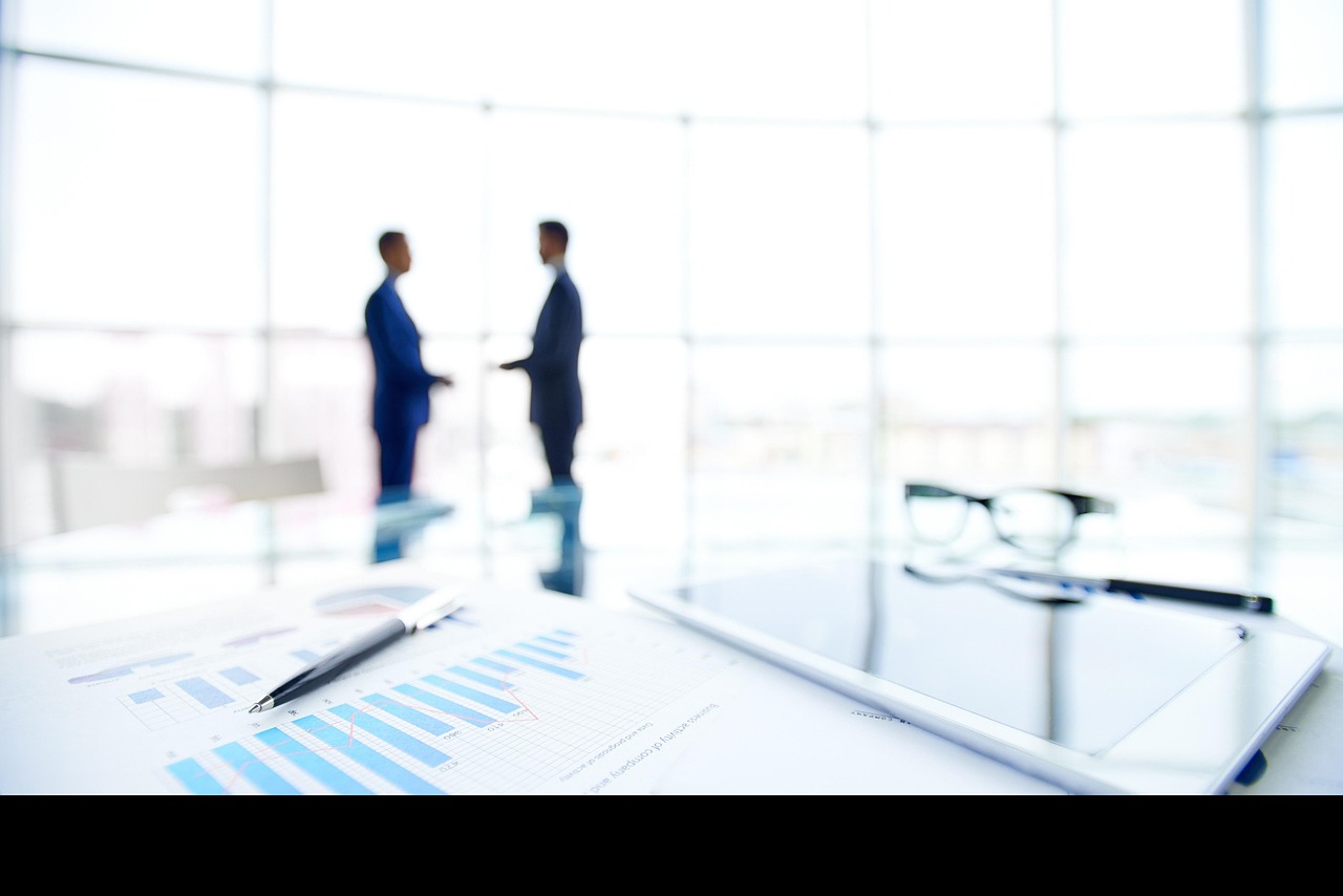 已绑卡实名账号：实名账号与网络用户画像