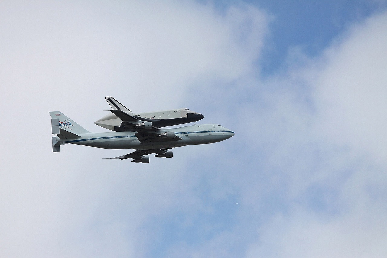 港免税红万宝路:中介公司工商注册代理